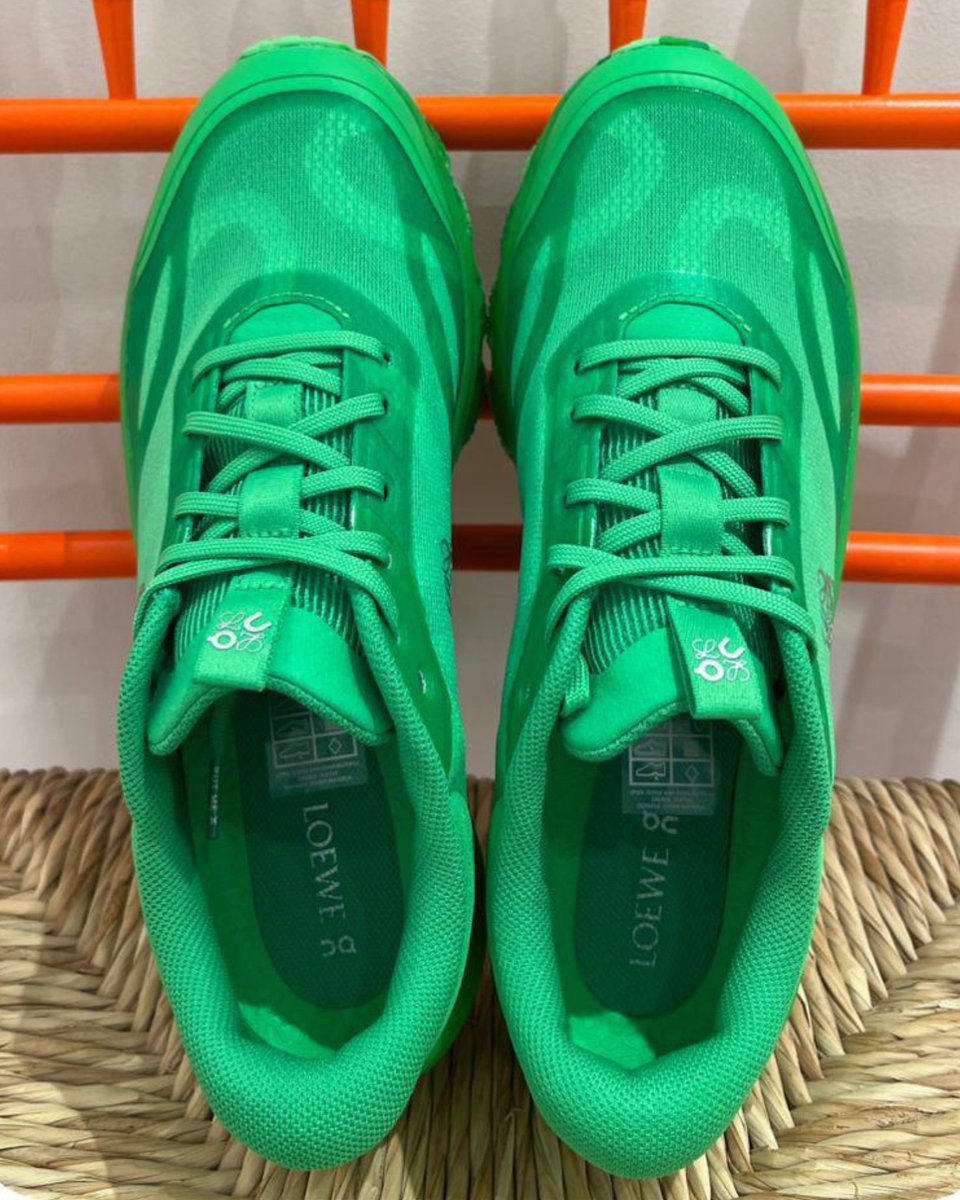 luxafriqueshop's tweet photo. Step into the future with the #Loewe x #On #Cloudventure 2.0.
Where Spanish luxury meets Swiss engineering, this sneaker redefines urban exploration.
Contact our personal shopper team if you’re interested in owning one of these iconic sneakers! https://t.co/QQmUT5ZCeq https://t.co/mW4NAlDwOd