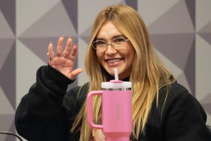 barrracao's tweet photo. 🚨 AGORA: Virginia é a nova rainha de bateria da Grande Rio.

A substituta de Paola Oliveira é empresária, apresentadora e blogueira, possuindo mais de 52 milhões de seguidores no Instagram, rede na qual Virginia compartilha a intimidade da sua família. https://t.co/zfga2Cb5me