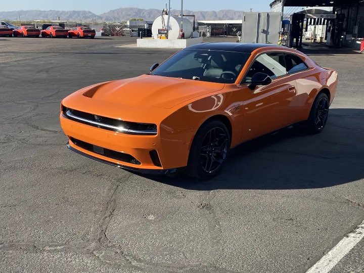 SaycheeseDGTL's tweet photo. Dodge has officially discontinued the electric Charger Daytona R/T for 2026, citing low sales (1,947 units in Q1 2025) and U.S. tariffs increasing costs. Over 3,500 unsold units remain at dealers https://t.co/RsaAc2tIjC