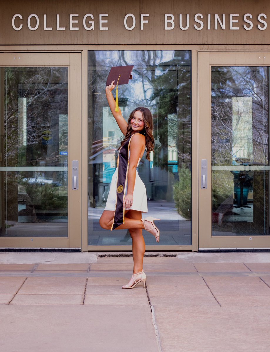 kyla_wilde's tweet photo. The best four years🤎 So excited to be graduating with my Masters in Business Administration & so thankful for my UW memories! Walking away with a heart so incredibly full. #gopokesforever https://t.co/Vv8tUFy9bg