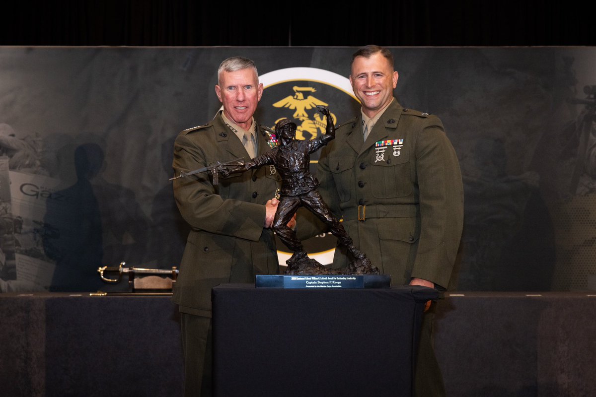 CMC_MarineCorps's tweet image. Last night, I spoke at the @MCA_Marines Ground Awards Dinner. I was honored to congratulate our 11 awardees in person. Thank you for your superior performance and leadership. My full comments are here: cmc.marines.mil/Speeches-and-T…
