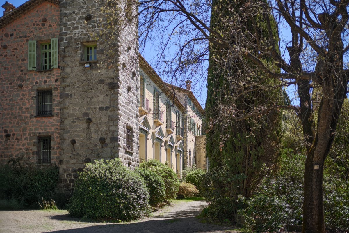 sothebysrealty's tweet photo. This is the French Riviera’s most legendary private estate – complete with a Belle Époque château, Olympic-size pool, and unmatched seclusion minutes from the sea. Extraordinary property of the day represented by Cote d'Azur Sotheby's International Realty. https://t.co/1KqpCgfObQ https://t.co/1wzMai92ch