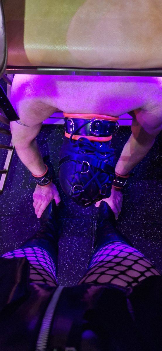 MeesteresDonna's tweet photo. Just another day at the office 😉
#kooi
#opsluiting 
#submission 
#CBT
#MeesteresDenHaag 

https://t.co/ZZsMfm1Yb5 
06 40832819 
@DomaSMStudio https://t.co/dWl9Bdo5cc