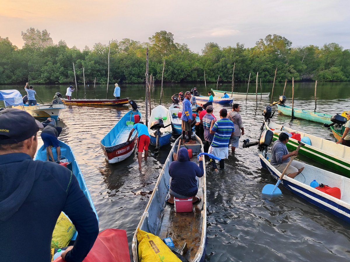 LaPazCentro12's tweet photo. Se ha iniciado el programa de limpieza del Estero Jaltepec en el Distrito San Luis La Herradura, nuestra responsabilidad es tener un entorno limpio libre de basura y fomentar en las nuevas generaciones consciencia ambiental sobre nuestro Jaltepec. https://t.co/5SlgnFYAlb