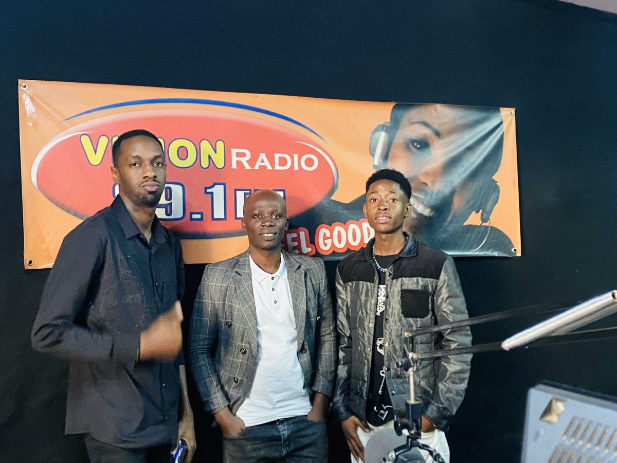 visionradio891's tweet photo. @SturbonDj here with us for his #TheDreamExperience party happening tonight At 📍MAJESTIC (Vision Empire)
#VisionXpress https://t.co/kwb35OvIPY