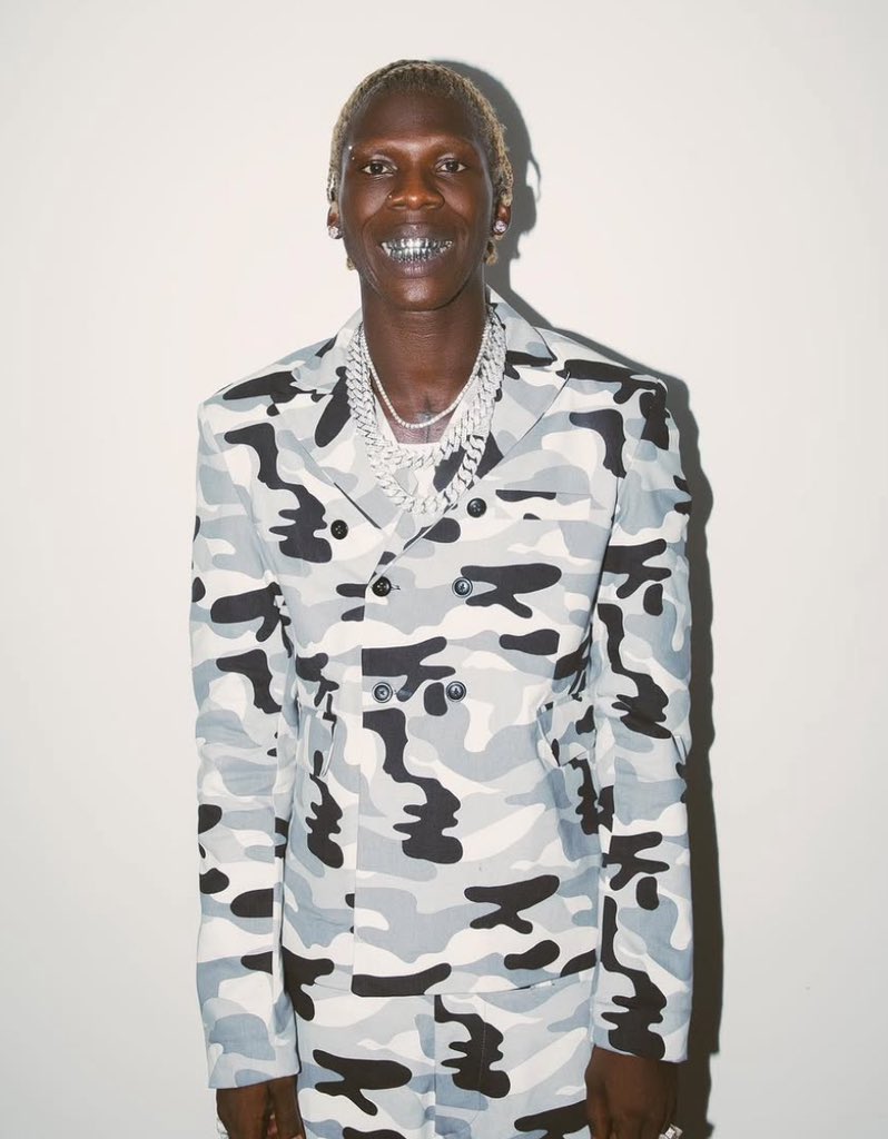 🚨BREAKING 

Seyi Vibez “Pressure” has now Surpassed 1 MILLION+ Streams on Spotify in Less than 24 hours of Release.