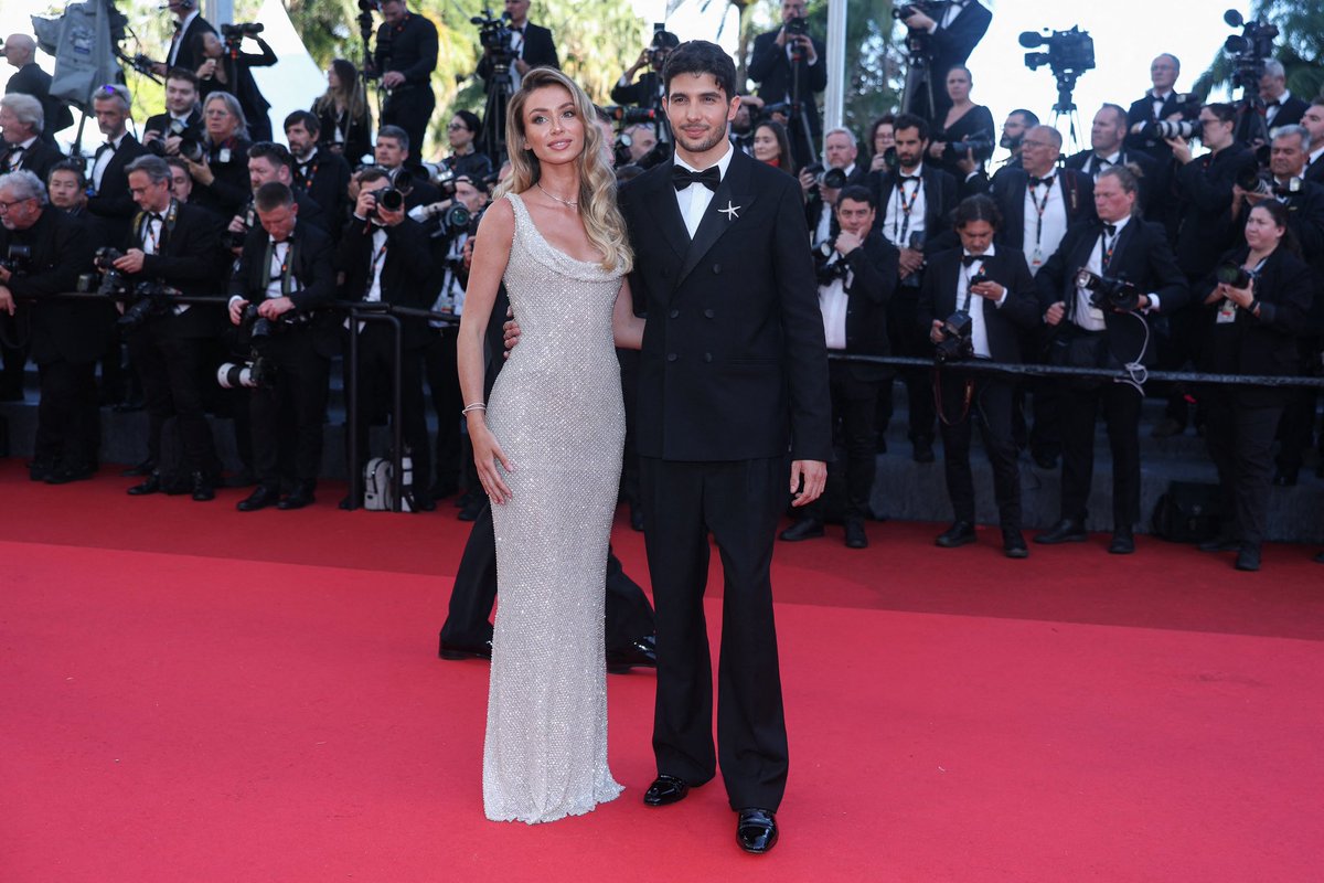 © 𝗙𝗼𝗿𝗺𝘂𝗹𝗮 𝟭 — 𝟤𝟢𝟤𝟧 𝖲𝖾𝖺𝗌𝗈𝗇！ 

Adrien, Broix y Hunter caminaron anoche por la alfombra roja del Festival de Cine de Cannes 🎬✨

#RPF1 | <a href="/hoodraft/">𓇼,</a>