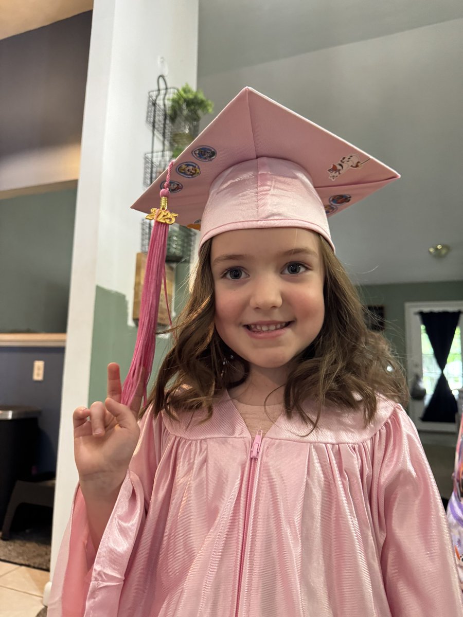 Drew Blogs tweet media