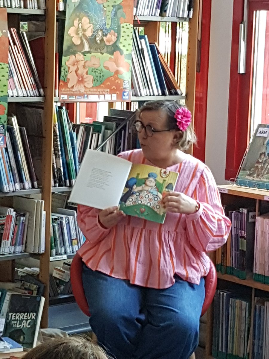 Rencontre avec un auteur jeunesse au #cdi du collège <a href="/LaFayette036/">Collège La Fayette - Châteauroux</a> <a href="/Chateauroux36/">Châteauroux Métropole</a> <a href="/ac_orleanstours/">Académie d'Orléans-Tours</a> dans le cadre du <a href="/prixescapages/">Prix Escapages 36</a> ! 
Un super moment passé en compagnie de Sandrine Beau autour de son livre "terreur sur le lac"