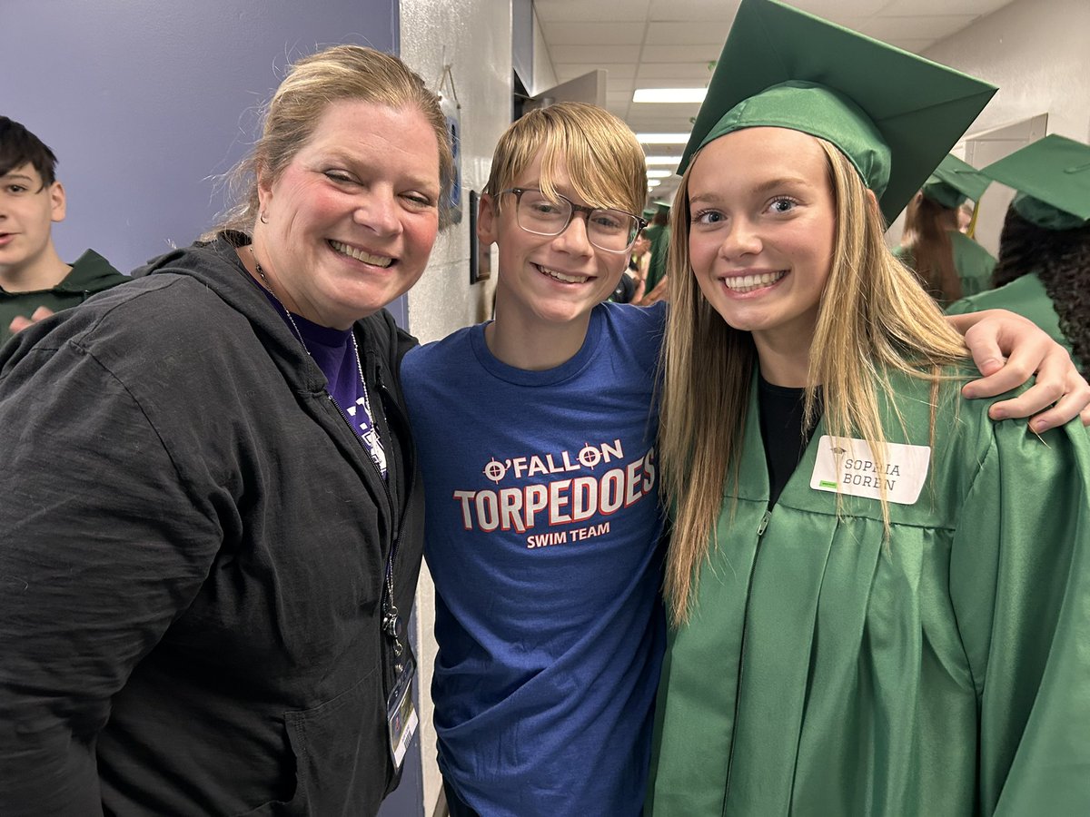 FZ_NMSCamp's tweet photo. #FZGradWalk2025 @fznmscougars  these incredible kids are going places!!! https://t.co/GkVjS9yHcZ