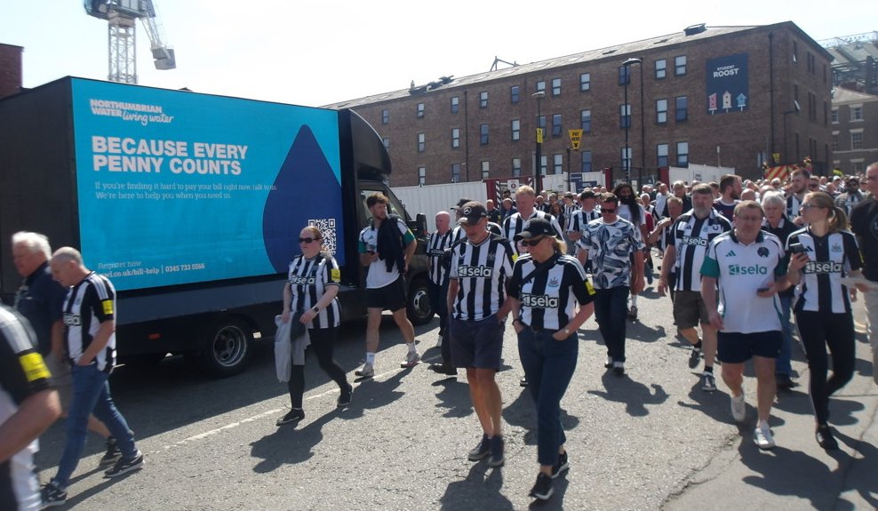 AdsDirectLtd's tweet image. Talk about making a big impression... Check out our glorious #digivan display at a recent @NUFC match for our wonderful client @NorthumbrianH2O Email us for matchday fan and weekend shopper targeting- digivan@adsdirect.org.uk #dooh #adverts #design #print #promotionalmerchandise