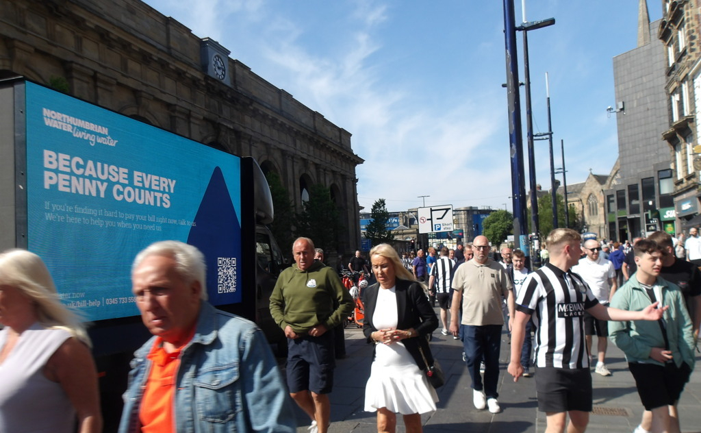 AdsDirectLtd's tweet image. Talk about making a big impression... Check out our glorious #digivan display at a recent @NUFC match for our wonderful client @NorthumbrianH2O Email us for matchday fan and weekend shopper targeting- digivan@adsdirect.org.uk #dooh #adverts #design #print #promotionalmerchandise