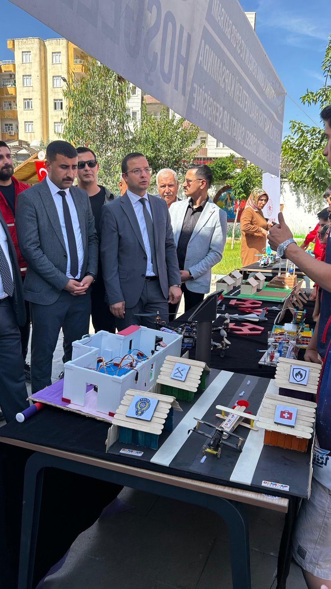 El Sanatları Akademimizde eğitim alan genclerimizin yıl boyunca büyük emek ve özveriyle hazırladığı Kültür &amp; Sanat ve  El Sanatlari Akademisi Yıl Sonu Sergisi Kaymakamımız Sayin <a href="/abaycar/">Ahmet Vezir BAYCAR</a>'ın açılışı ile gerçekleşti. Yoğun ilgi gören sergimiz halkımızın beğenisini topladı.