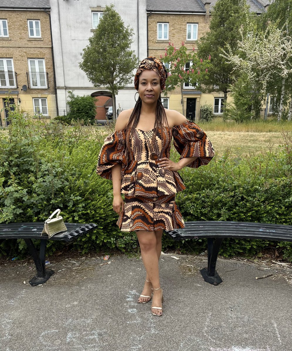 tsitsiaudrey's tweet photo. Dressed by @RudoOrpah designs 🤎💛🤍🖤 https://t.co/57CvoFjuK1