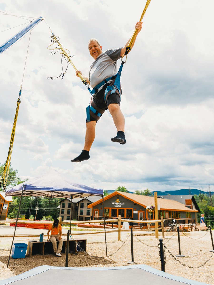 We're jumping for joy - Cranmore Mountain Resort in North Conway, NH, opens for another season of mountain adventures this Memorial Day Weekend! 

#whitemountains #cranmoremountain #mwvalley #discoveryournew #visitnh