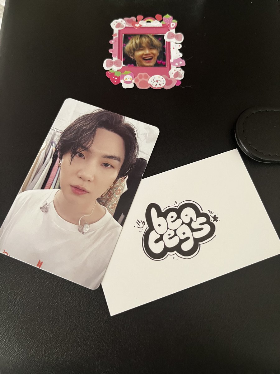 luvyoonnn's tweet photo. 💌 feedback positivo para @springitae pela venda do yoongi ptd, o processo de compra foi super tranquilo e ele chegou bem embaladinho e seguro 💖 #beacegsfeedbacks https://t.co/iSVoKIvjjx