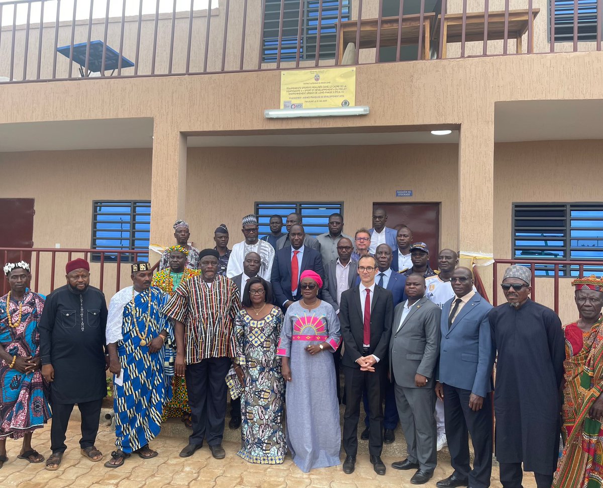 #SportEnVille | Inauguration d’infrastructures sportives 

Les habitants de Zorro bar (4e Lac), d’Akodésséwa-Kpota (Golfe 1) et de Kotokoli Zongo (Agoè-Nyivé 4) bénéficient désormais d’infrastructures sportives modernes et accessibles à toutes et à tous. ⛹🏾‍♀️

Ces nouveaux