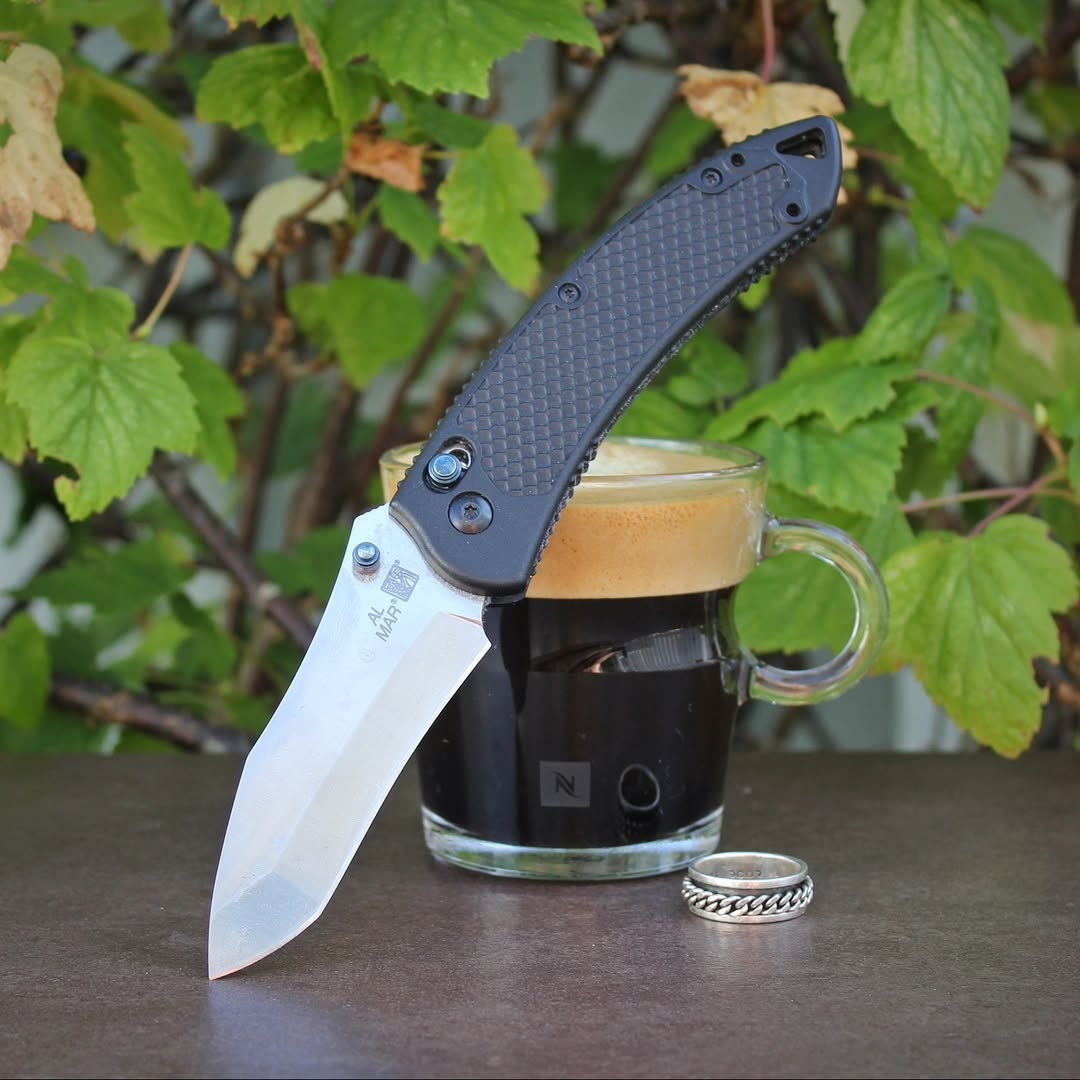 almarknives's tweet photo. Strong steel. Strong coffee. The Payara is built for the bold.

Shop now: https://t.co/g7c5ppaBpa

📸: @knivesandbikes/IG

#AlMarKnives #SERESeries #EDC #TheWarriorsEdge https://t.co/qMseGFByNj