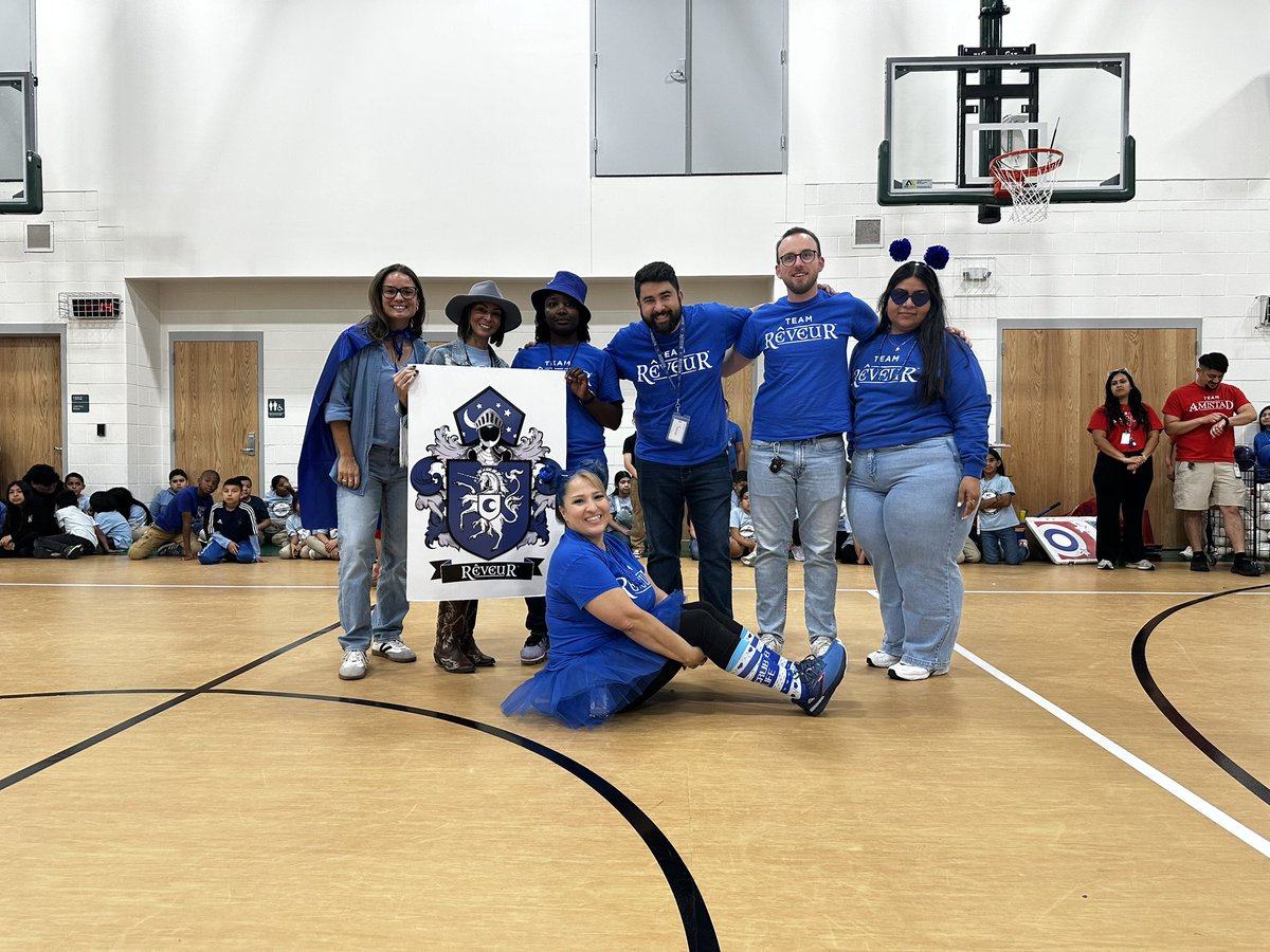 JQAEaglesDISD's tweet image. Our staff did a great job bringing it today!! 💙❤️💚🖤 We are excited for next year as it will be better and bigger!! JQA doesn’t know what is to come…. 👀👀 @ronclarkacademy @_HectorMartinez @LauraRubioGarza