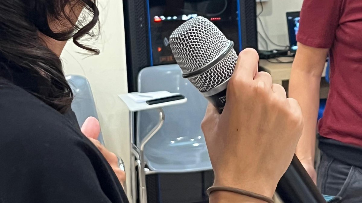 federacioacapps's tweet image. 🎙️🎥 Ja hem engegat el primer videopòdcast #accessible a @federacioacapps amb @CameresiAccio! Quatre sessions de creació i una de gravació per compartir experiències, fer dinàmiques de grup i parlar davant del micròfon i la càmera. #inclusió