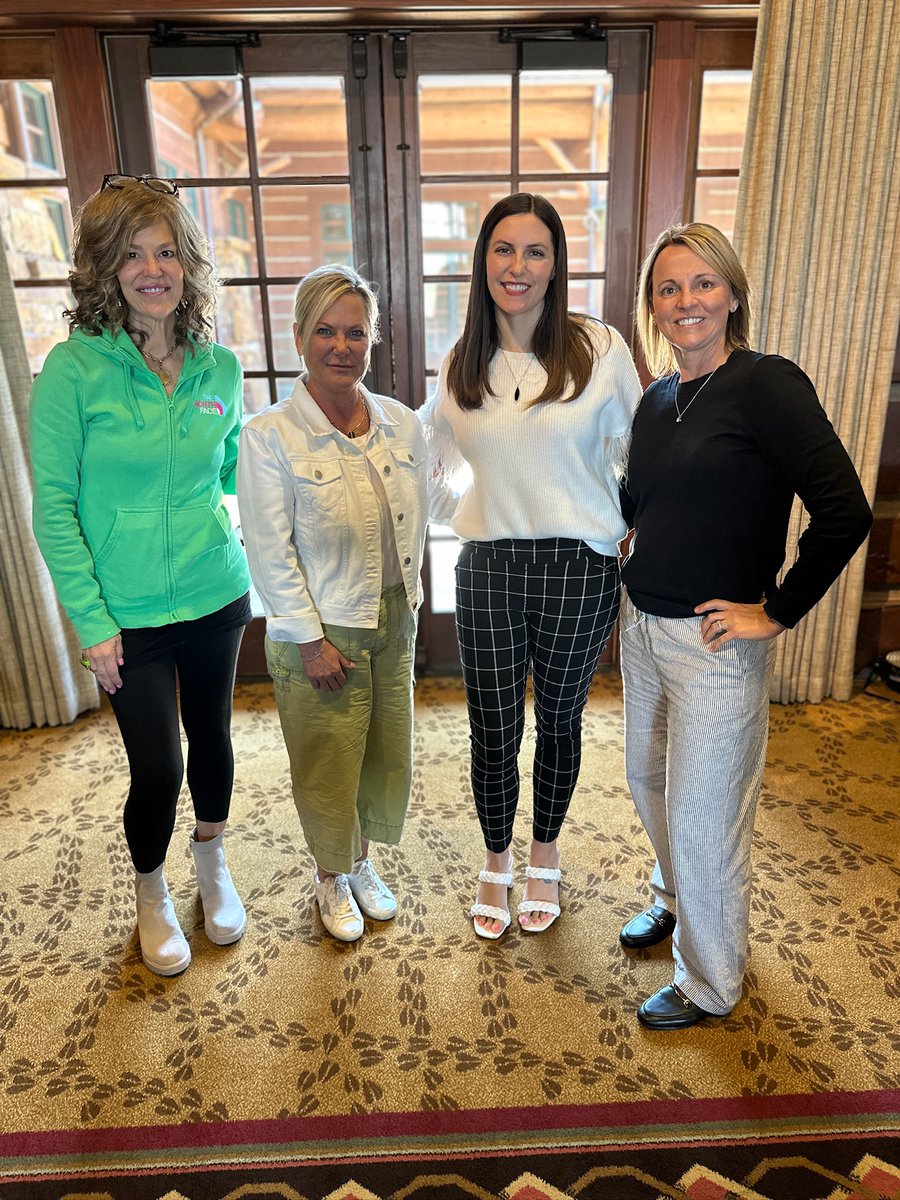 The most amazing ladies! 

Drop a "💚" if you’re on our School Soiree committee. 

We’re so grateful for you!