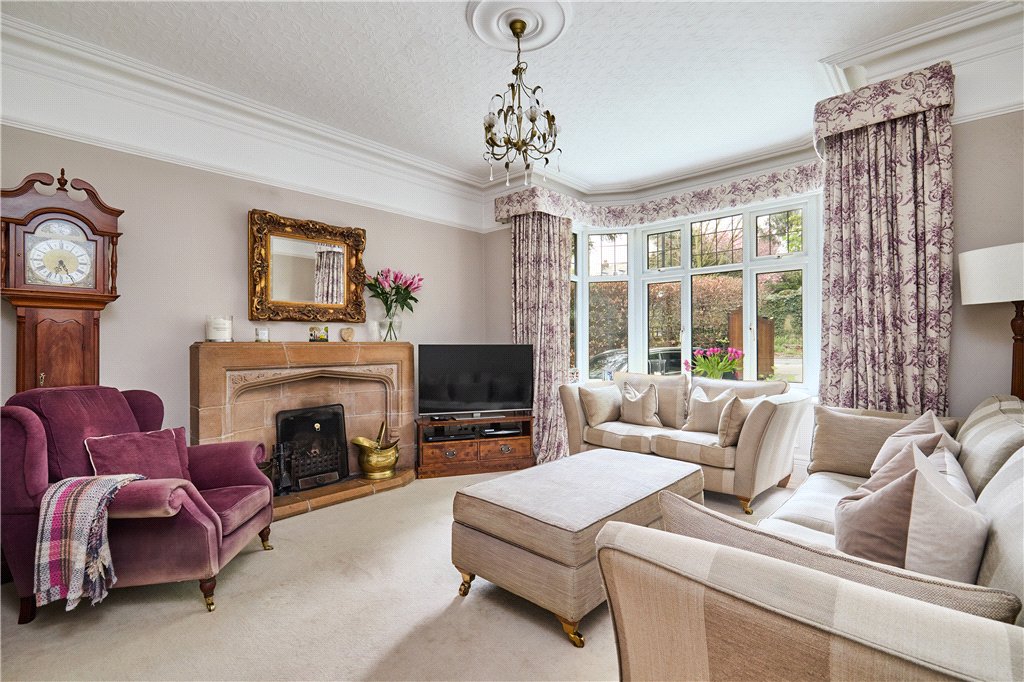 🏠 5 BEDROOM HOME FOR SALE £800,000
📍 Pool in Wharfedale, LS21
An outstanding semi detached family home - extended and improved over recent years yet retaining many handsome features
☎ 01943 463321
📎 loom.ly/QtAXKqM
.
#5bedrooms #otley #forsale #estateagentyorkshire
