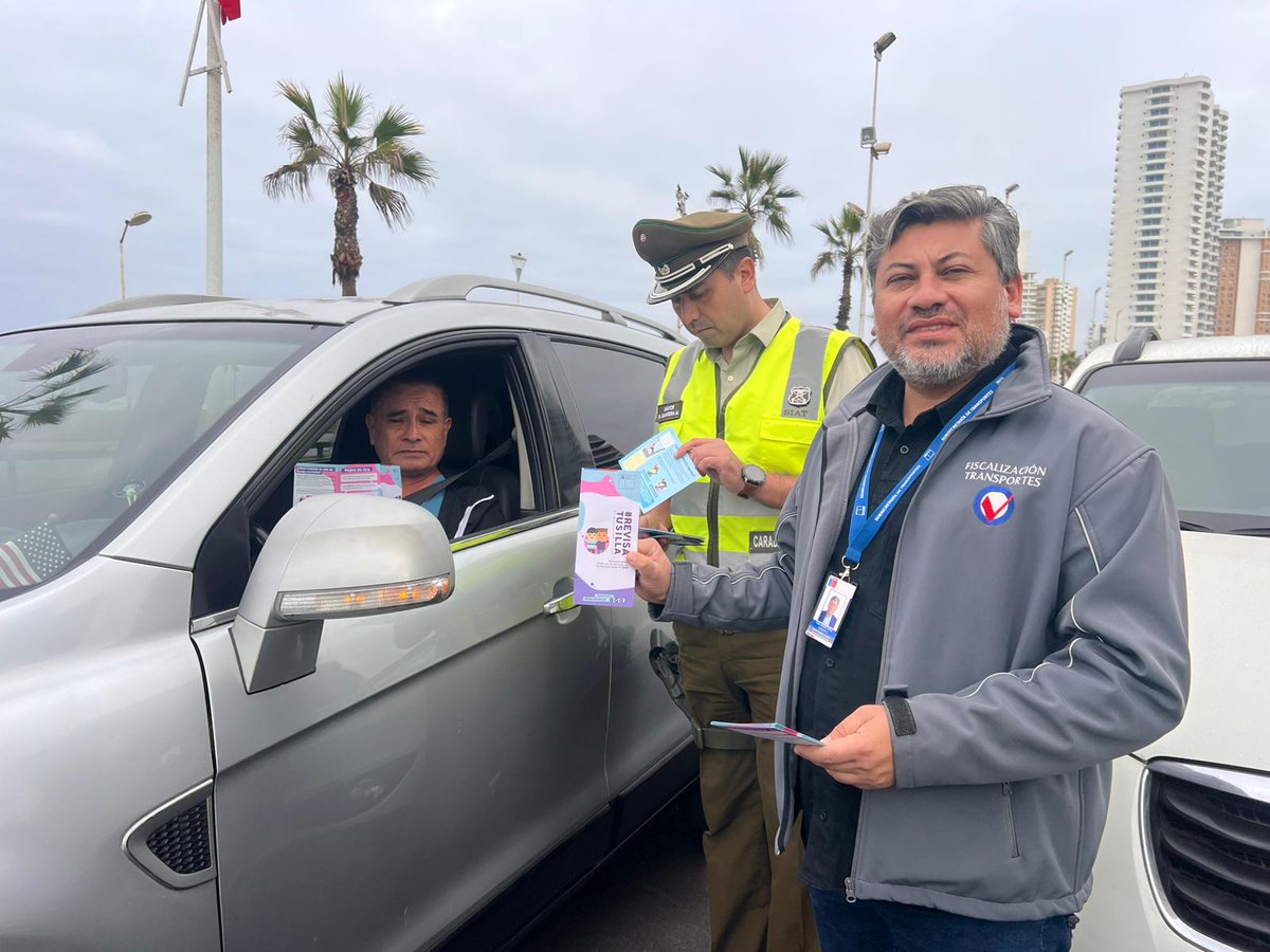 MTTTarapaca's tweet photo. #Conaset | En el marco de la campaña #MayoVital impulsada por el @MTTChile, a través de la @conaset, hoy en la costanera de #Iquique se llevó a cabo un importante operativo en conjunto con la SIAT de Carabineros de Chile, junto al equipo de @Fisca_MTT https://t.co/zZNcv0teis