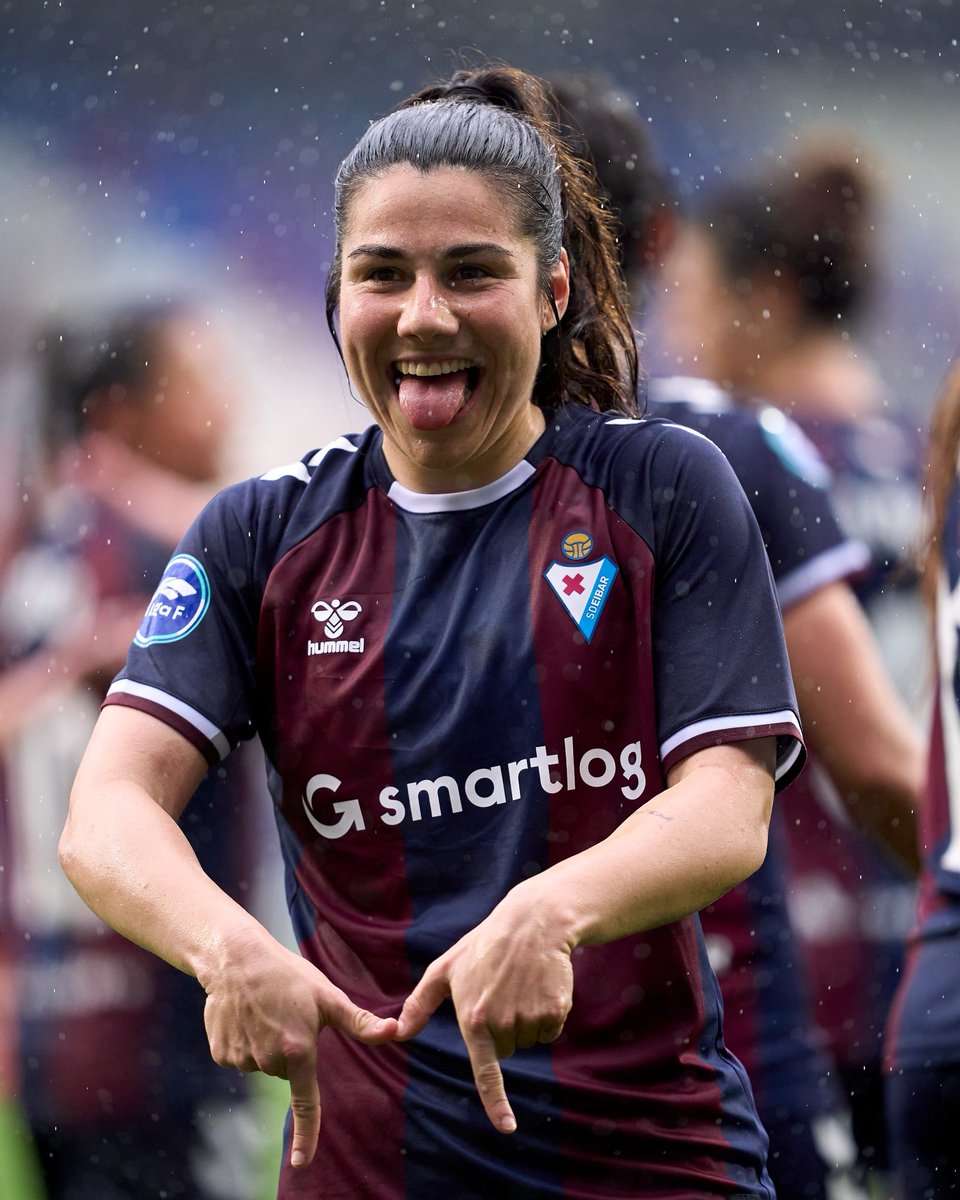 SDEibar's tweet photo. 🔚 Mariana Cerro cuelga sus botas.

⚽ La centrocampista deja el fútbol tras su periodo cedida en el Eibar.

𝐄𝐬𝐤𝐞𝐫𝐫𝐢𝐤 𝐚𝐬𝐤𝐨, 𝐌𝐚𝐫𝐢𝐚𝐧𝐚. 𝐙𝐨𝐫𝐭𝐞 𝐨𝐧 𝐞𝐭𝐨𝐫𝐤𝐢𝐳𝐮𝐧𝐞𝐚𝐧! 🤝

#EibarFem | #BetiArmaginak ⚔️ https://t.co/ORdAdhiq89