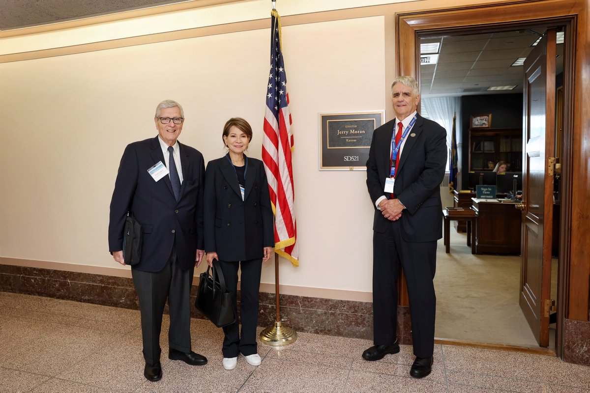 Association of American Cancer Institutes (@aaci_cancer) on Twitter photo Thank you to the staff of <a href="/JerryMoran/">Senator Jerry Moran</a> for taking the time to meet with <a href="/KUcancercenter/">KU Cancer Center</a>'s Fred Logan, Dr. Joaquina Baranda, and <a href="/RoyJensenMD/">Roy Jensen</a>, to discuss the importance of continued investments in <a href="/NIH/">NIH</a> and <a href="/theNCI/">National Cancer Institute</a> at this critical moment. #FundNIH #FundNCI Thank you to the staff of <a href="/JerryMoran/">Senator Jerry Moran</a> for taking the time to meet with <a href="/KUcancercenter/">KU Cancer Center</a>'s Fred Logan, Dr. Joaquina Baranda, and <a href="/RoyJensenMD/">Roy Jensen</a>, to discuss the importance of continued investments in <a href="/NIH/">NIH</a> and <a href="/theNCI/">National Cancer Institute</a> at this critical moment. #FundNIH #FundNCI