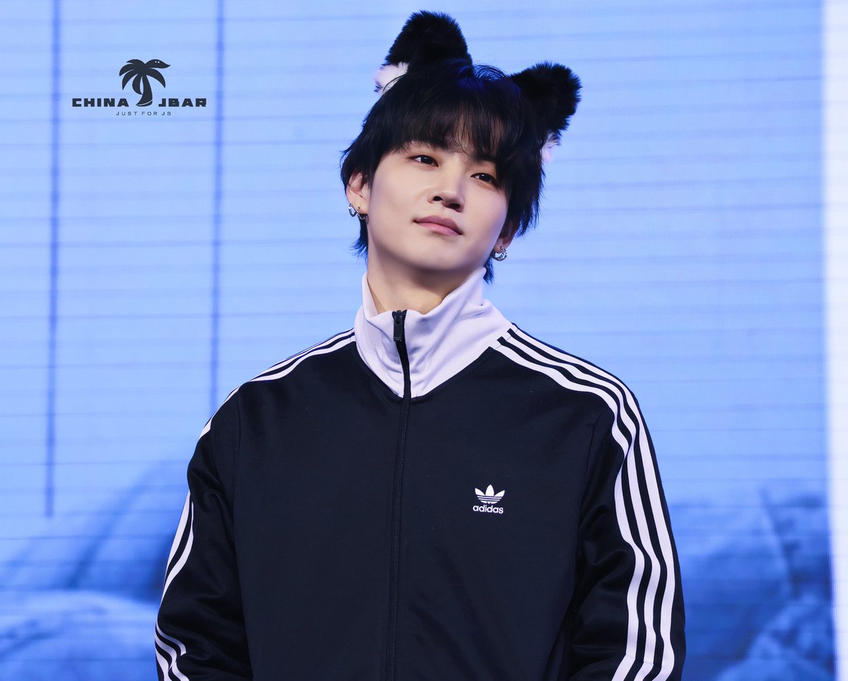 ChinaJbar's tweet photo. [HQ] 250517 베이징 팬싸 1.0

Cute🥰
@jaybnow_hr
#JAYB #제이비 https://t.co/mzNxsHGpxj
