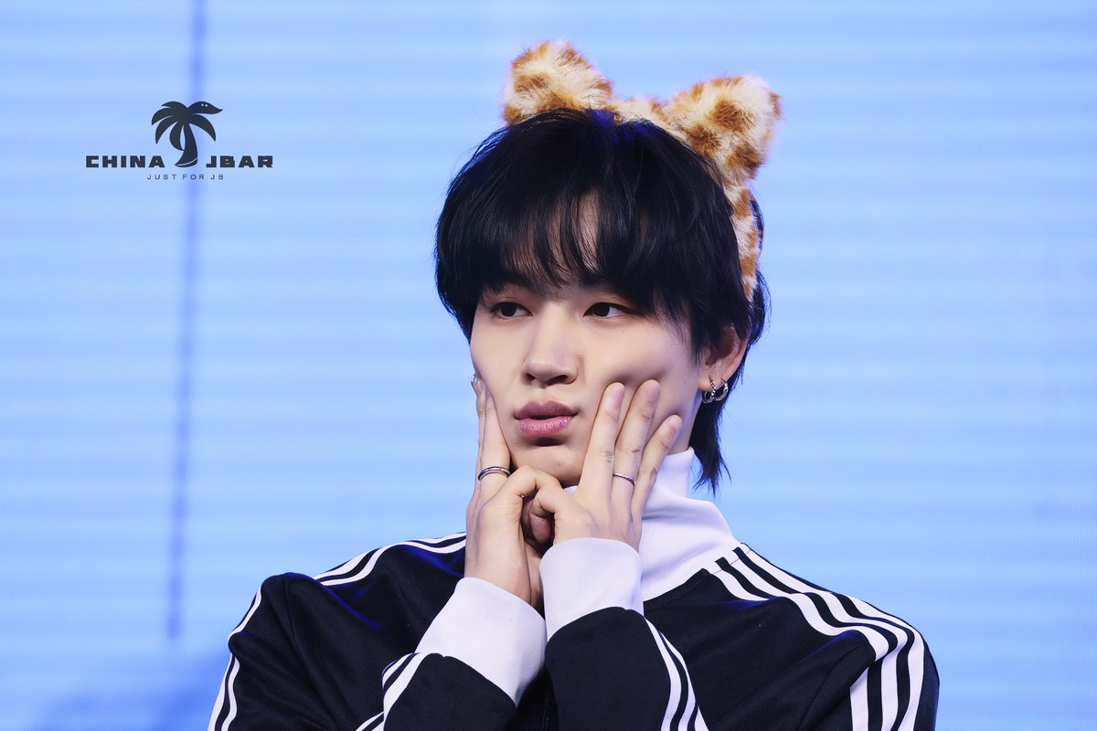 ChinaJbar's tweet photo. [HQ] 250517 베이징 팬싸 1.0

Cute🥰
@jaybnow_hr
#JAYB #제이비 https://t.co/mzNxsHGpxj