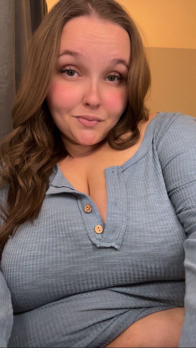 I want a man who agrees my belly is too small 🥲