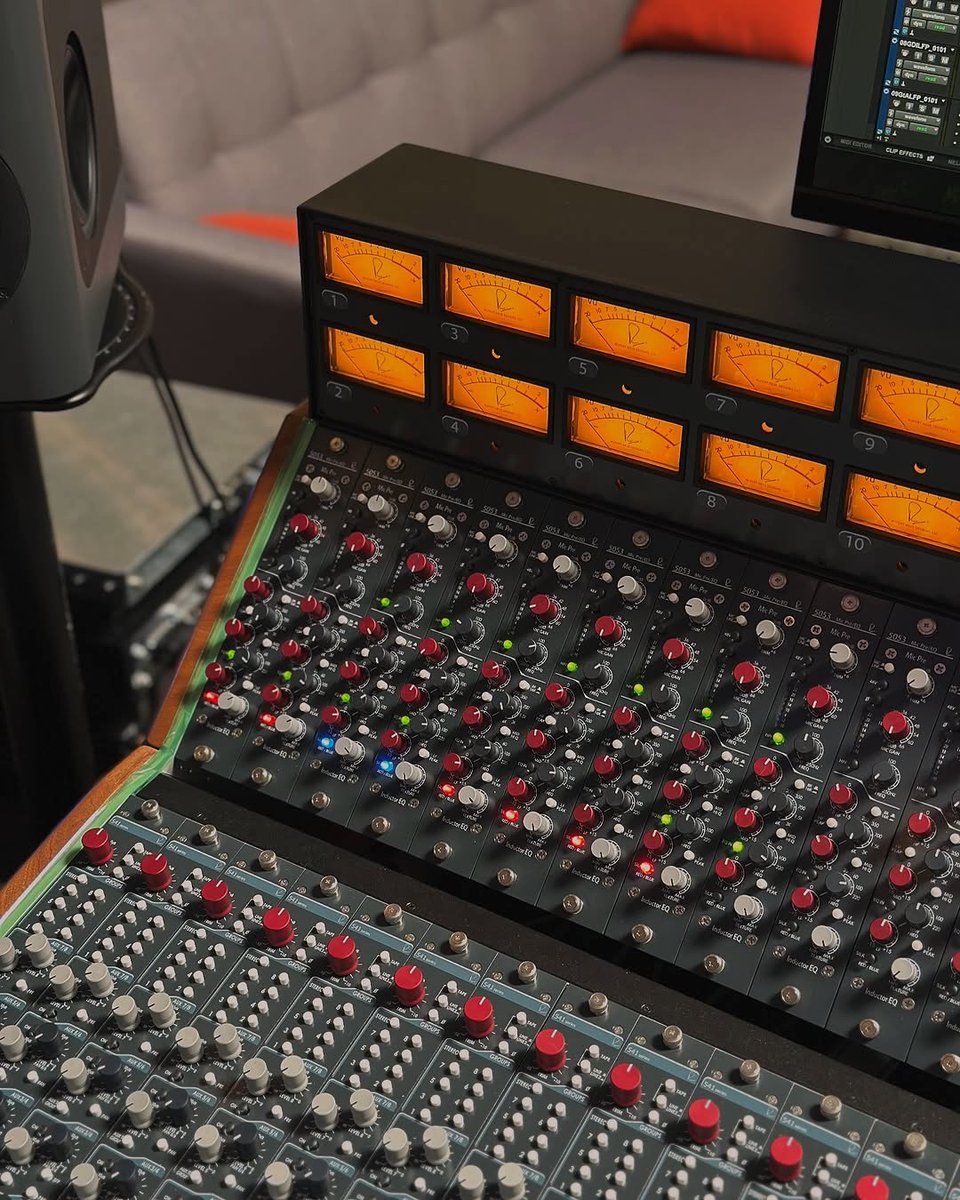 Vintage King (@vintageking) on Twitter photo TONIGHT! Join us at Vintage King Los Angeles from 5 to 8 PM for our <a href="/Rupert_Neve/">Rupert Neve Designs</a> 5088 Console Open House!
Come take in the beauty of this incredible console, get hands-on with the faders and knobs, and explore the latest updates. The Rupert Neve team and our staff will be on TONIGHT! Join us at Vintage King Los Angeles from 5 to 8 PM for our <a href="/Rupert_Neve/">Rupert Neve Designs</a> 5088 Console Open House!
Come take in the beauty of this incredible console, get hands-on with the faders and knobs, and explore the latest updates. The Rupert Neve team and our staff will be on