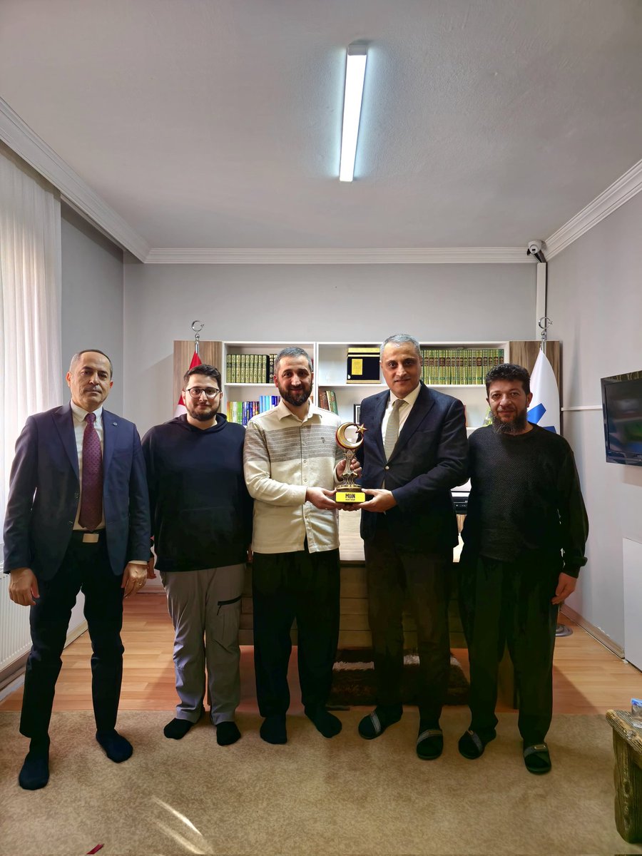 İl Müdürümüz Sn. Bayram Ali Çakıroğlu ile Sn. M. Hakan İlhan, MUİN İnsani Yardım Derneği Yönetim Kurulu Başkanı Sn. Taha Koç ve dernek yönetimini ziyaret ederek, Dernek faaliyetlerine dair bilgi alışverişinde bulundu.
<a href="/icisleriSTi/">Sivil Toplumla İlişkiler Genel Müdürlüğü</a>