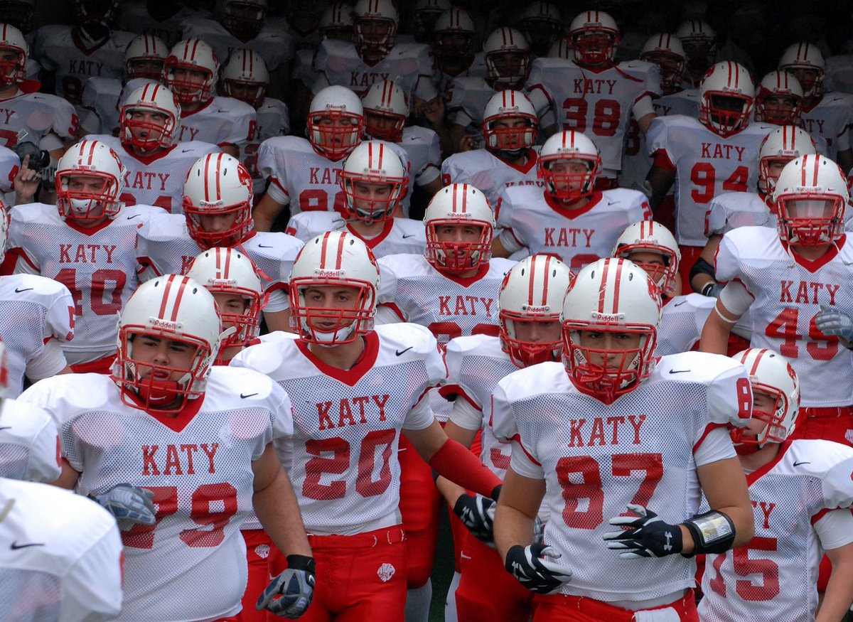 ArmillaTech's tweet image. Katy High School @RecruitKatyFB — home of champions — is now using Armilla Technology. Texas has approved it for HS football. No signals. No steals. Just execution. #CallThePlay #KatyTigers #TXHSFB #FootballTech #ArmillaTechnology
