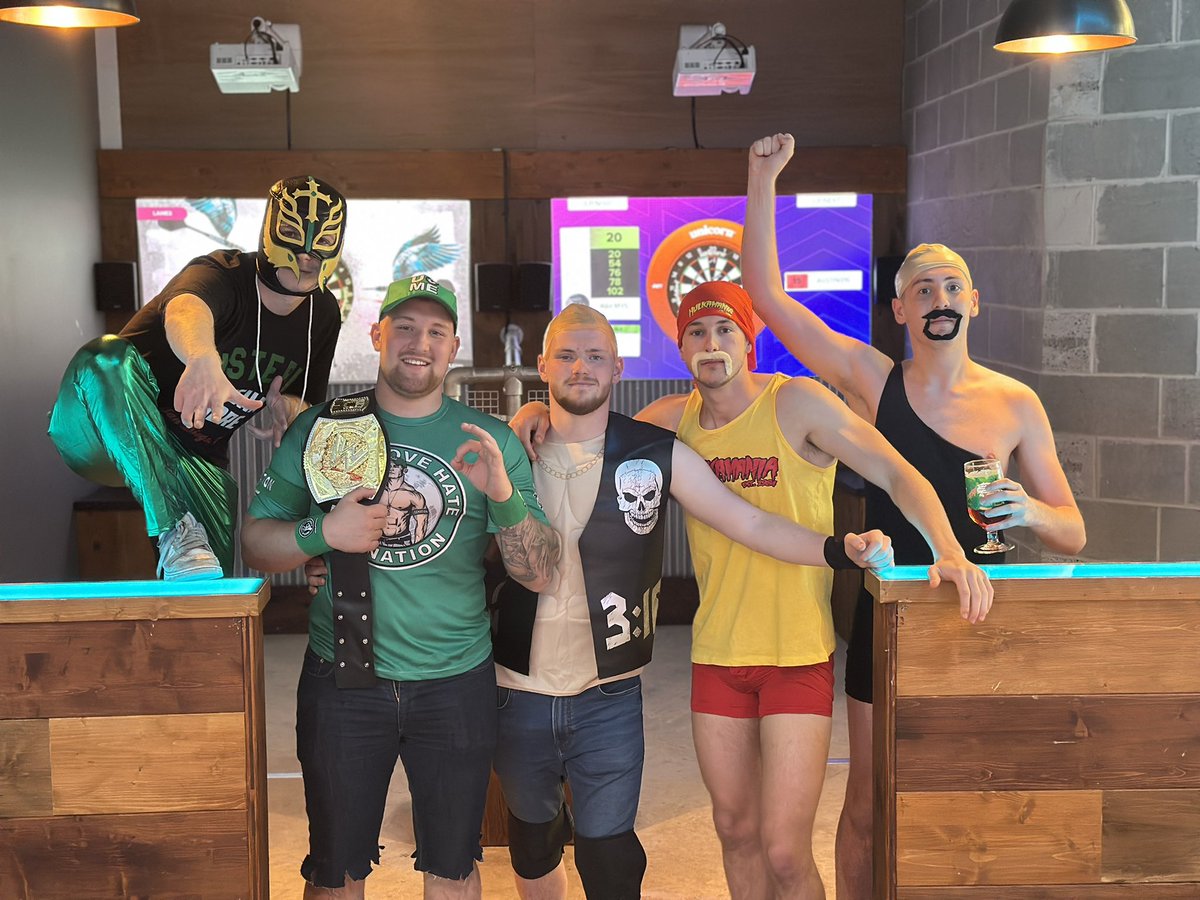 Few dodgy <a href="/WWE/">WWE</a>  wrestlers at the darts sheffield