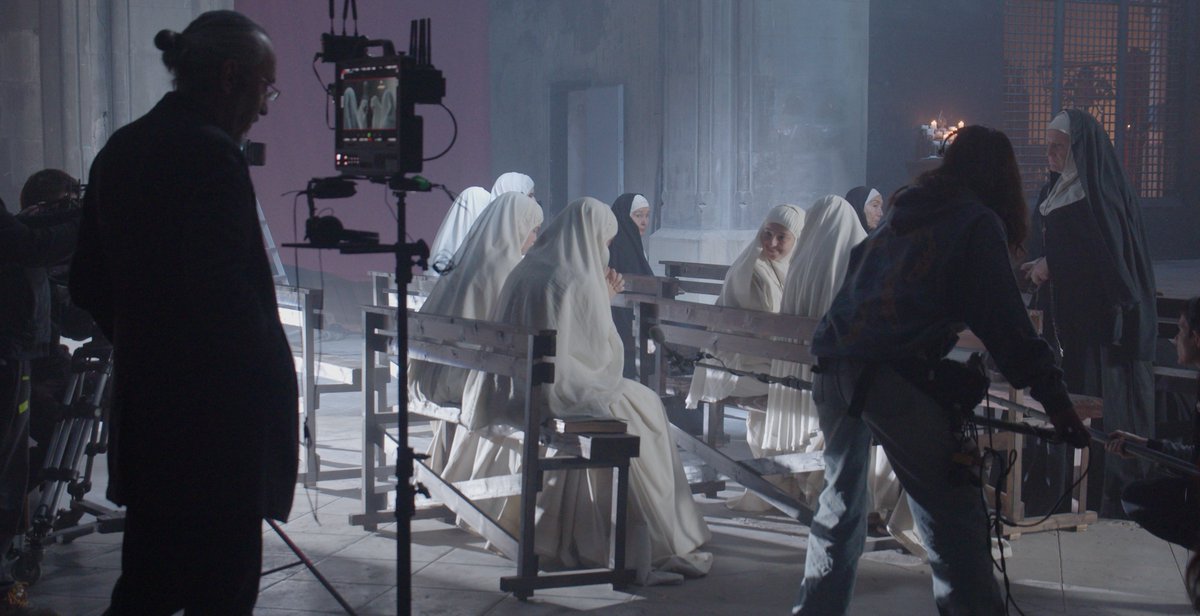 CineCon_N's tweet photo. El director de 'Amigo', Óscar Martín, rueda ya su segunda película: UPIRO.
➡️ Una historia vampírica ambientada en el Siglo XVIII e inspirada en el primer caso de vampirismo documentado por la Iglesia en la Península Ibérica.
👉 https://t.co/EZdxHvVq0j https://t.co/y9vNVP7ZMp