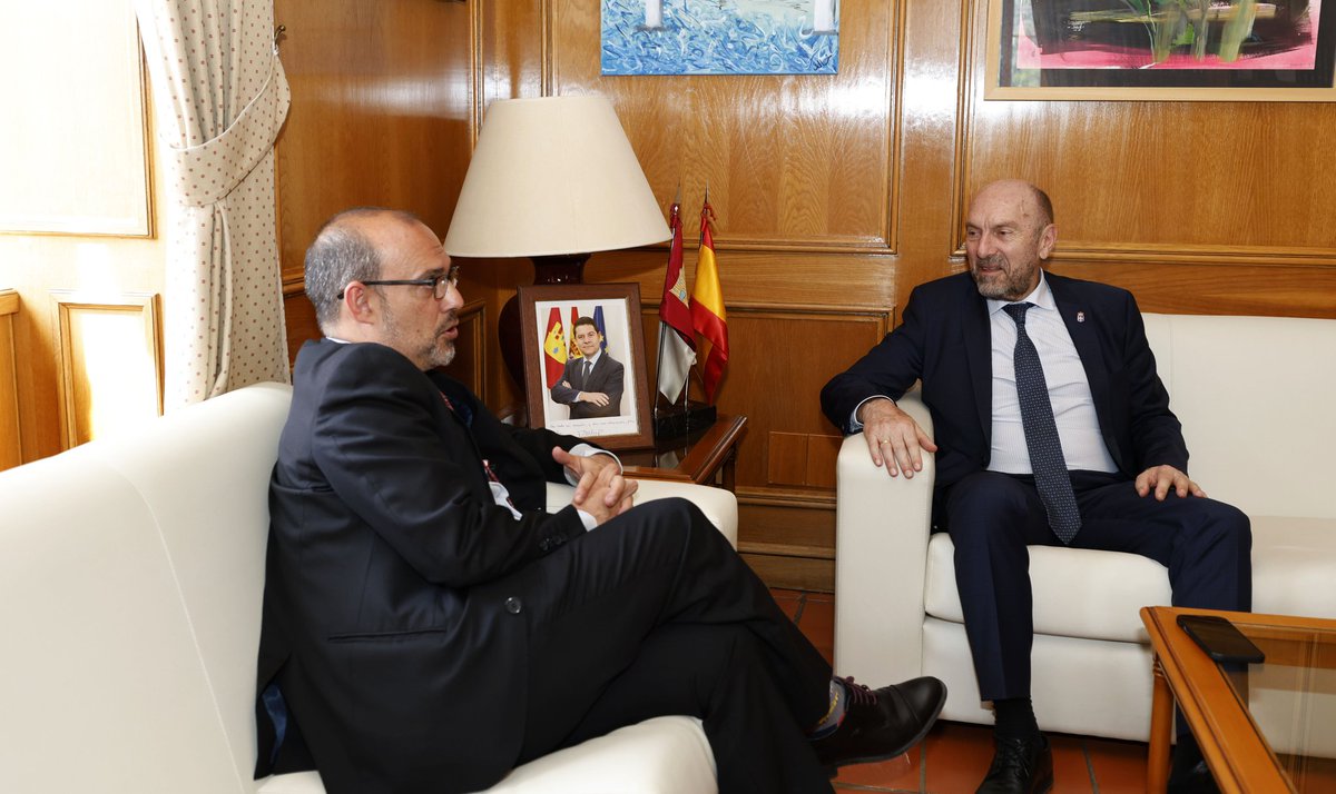 Junta General del Principado de Asturias (@juntaasturias) on Twitter photo El presidente de la <a href="/JuntaAsturias/">Junta General del Principado de Asturias</a>, Juan Cofiño, ha mantenido hoy, en las Cortes de Castilla-La Mancha, una reunión con el presidente, Pablo Bellido El presidente de la <a href="/JuntaAsturias/">Junta General del Principado de Asturias</a>, Juan Cofiño, ha mantenido hoy, en las Cortes de Castilla-La Mancha, una reunión con el presidente, Pablo Bellido