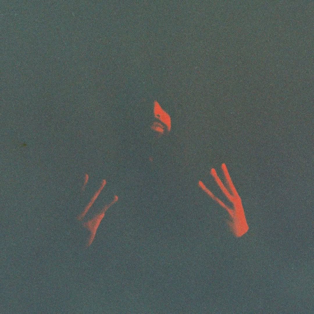 5 ans après leur album « 3 », Triplego viennent de sortir « 33 » ‼️

Sans réel lien entre les 2 deux, si ce n’est le chiffre 3, le projet se veut tout de même dans la même veine : Nocturne. 

Pour en déchiffrer tout les codes on vous conseille de l’écouter en soirée ou de nuit 🪐