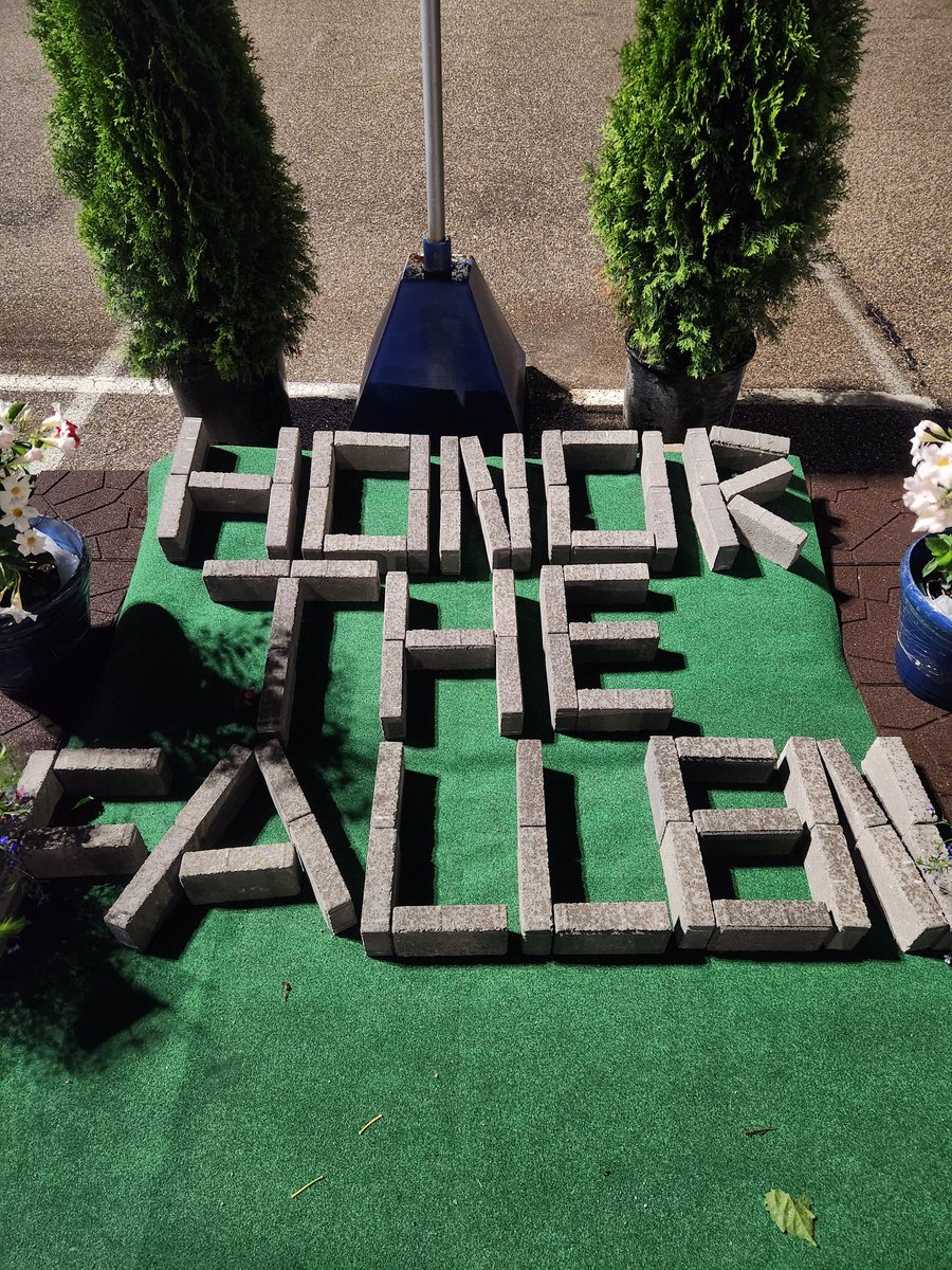 TheBeardedOne1566 tweet media