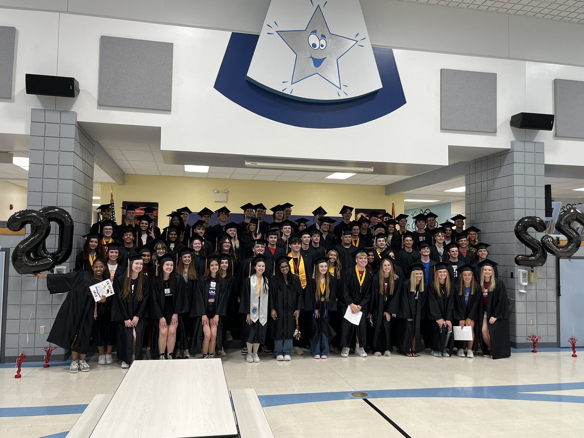 ZumEmge's tweet photo. It was so great seeing these former Emge Stars walk the halls in their caps and gowns. Congrats SHS class of 2025! Once a star, always a Star! #FZGradWalk2025 https://t.co/g9lcQGDmc0