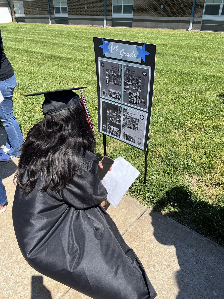 ZumEmge's tweet photo. It was so great seeing these former Emge Stars walk the halls in their caps and gowns. Congrats SHS class of 2025! Once a star, always a Star! #FZGradWalk2025 https://t.co/g9lcQGDmc0
