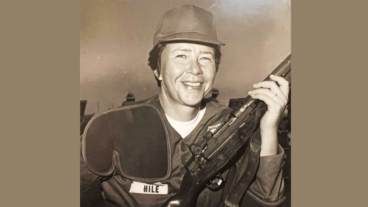 USAMUSoldiers's tweet photo. #ThrowbackThursday
U.S. Army Staff Sgt. Barbara Hile became the first female/Soldier to become Triple Distinguished in 1971.
#KnowTheUSAMU https://t.co/8nZM15A5vC