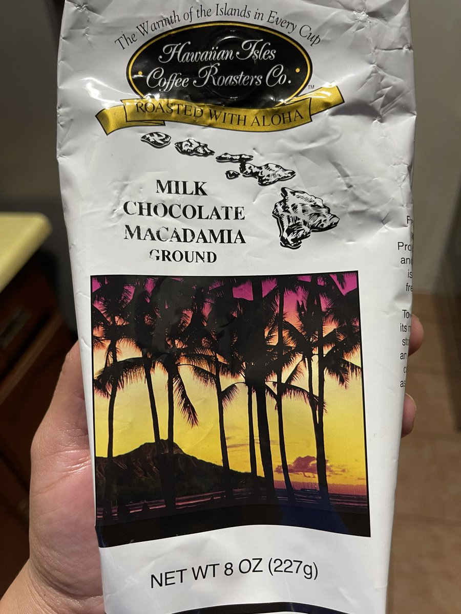 ushmesh's tweet photo. ☕️ noo, im out of my fav coffee yall. Seems like i need to plan a trip to Hawai’i, again 😜
# Hawaii #texastohawaii #coffee #coffeeholic #hawaiianislescoffeeroastersco https://t.co/yzbsCIlTzm