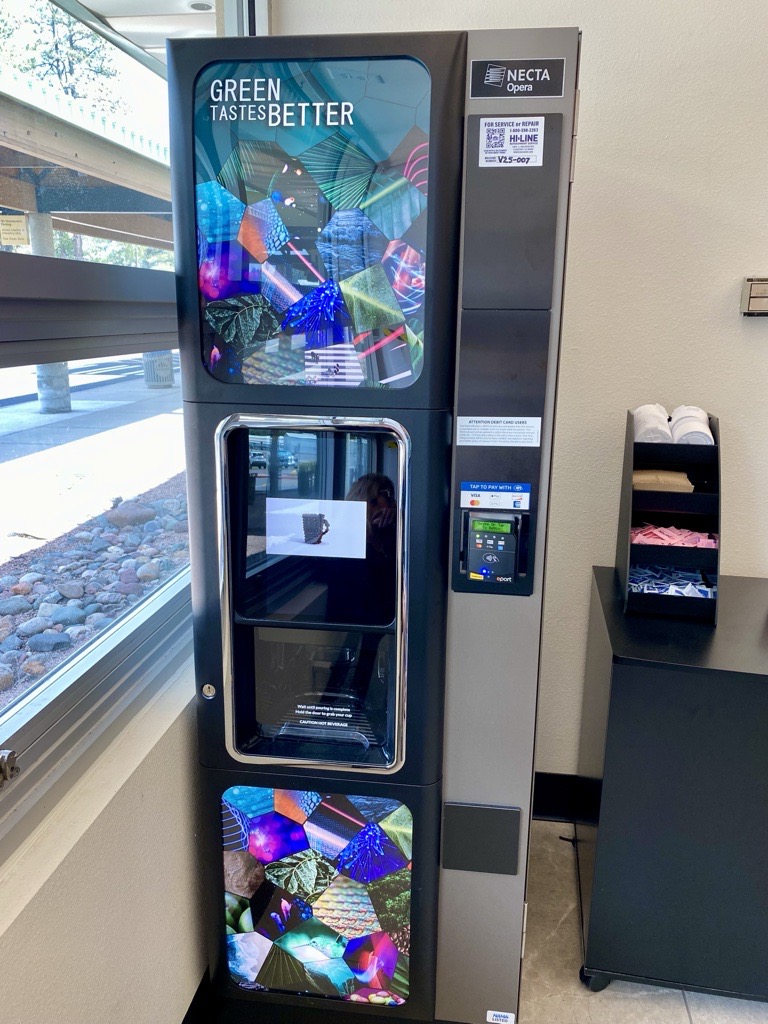 FlyFlagstaffAZ's tweet image. Hot coffee, fresh sandwiches, snacks, and cold drinks are now available both before and after security. Coming soon: An Express Visitors Center in the former café space! Pick up travel essentials, Northern Arizona souvenirs, and enjoy a canned alcoholic beverage before you board.