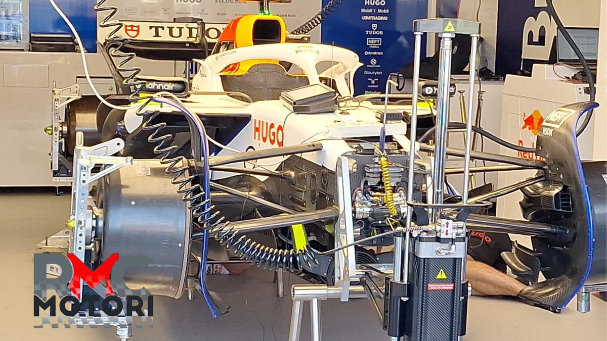 robertofunoat's tweet photo. Racing Bulls nel box del Princiapto di Monaco (📸 @RmcMotori / @lesmo27 ) #F1 #MonacoGP #RacingBulls #VCARB02 https://t.co/WWMf6zIVZx