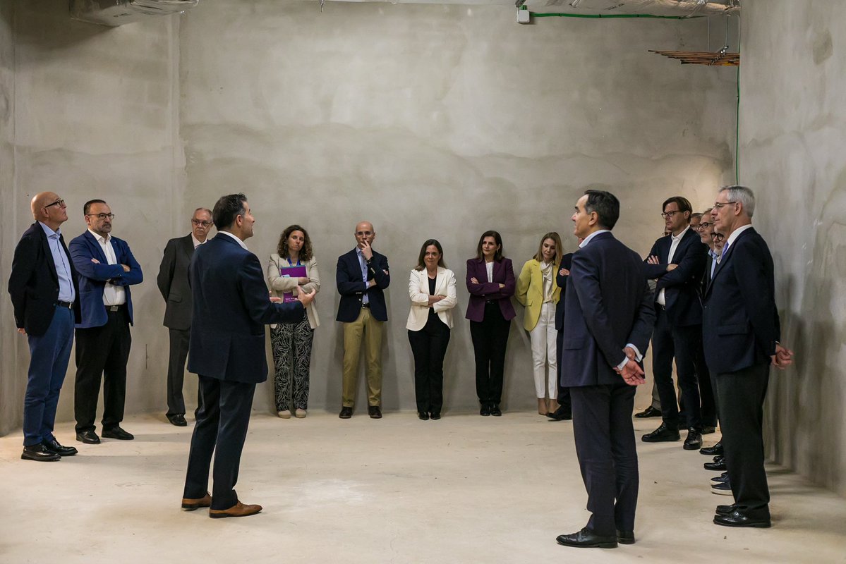 Farmaindustria (@farmaindustria) on Twitter photo 📍 Nuestra Junta Directiva ha visitado hoy el <a href="/VHIR_/">Vall d'Hebron Institut de Recerca</a> para conocer su modelo de investigación y el futuro Hub de Innovación.
Gracias a la Dra. Begoña Benito y a todo el equipo por mostrarnos el gran trabajo que hacéis para transformar ciencia en salud. 💊🔬 📍 Nuestra Junta Directiva ha visitado hoy el <a href="/VHIR_/">Vall d'Hebron Institut de Recerca</a> para conocer su modelo de investigación y el futuro Hub de Innovación.
Gracias a la Dra. Begoña Benito y a todo el equipo por mostrarnos el gran trabajo que hacéis para transformar ciencia en salud. 💊🔬