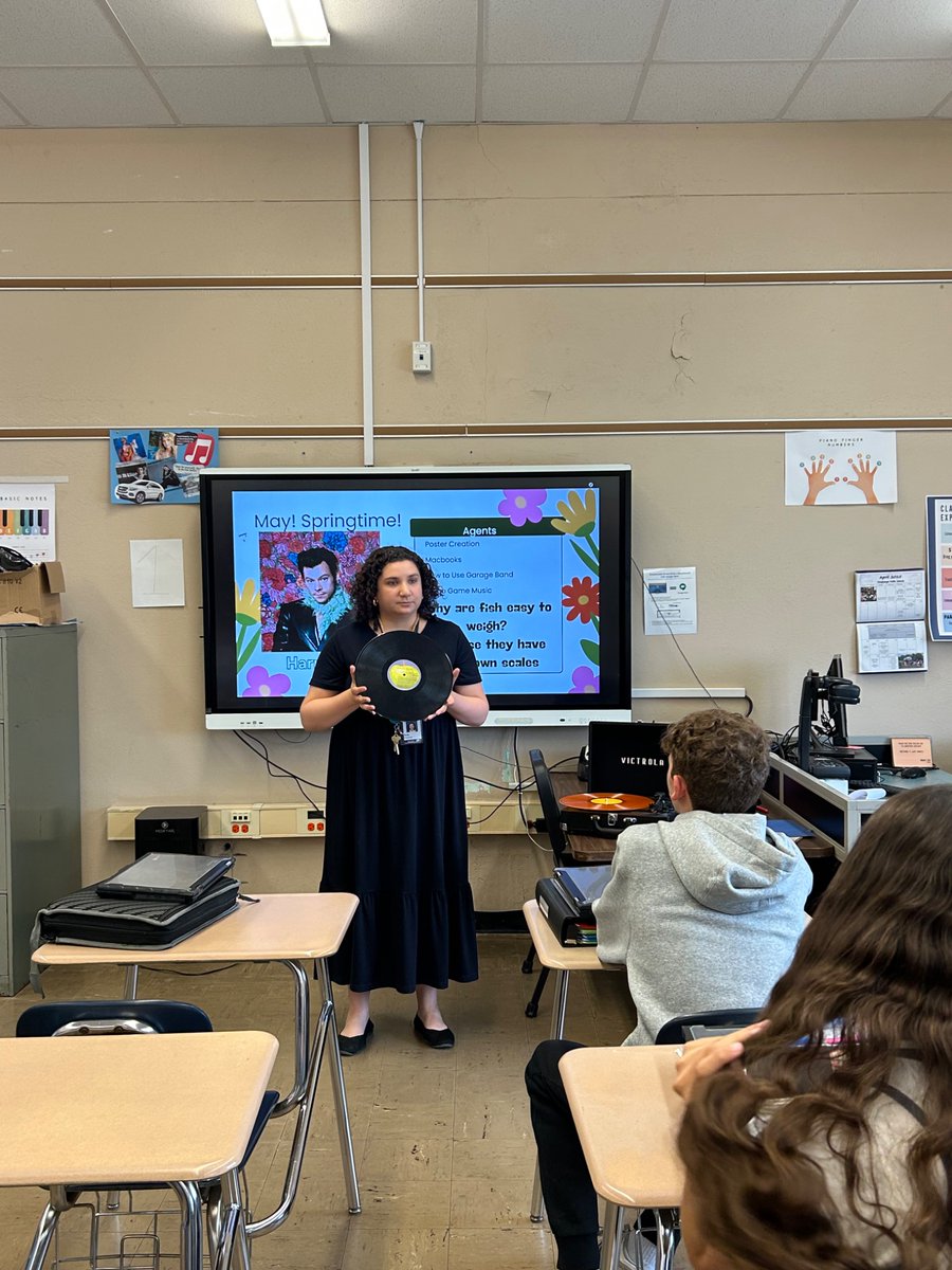 Amy Thompson tweet media