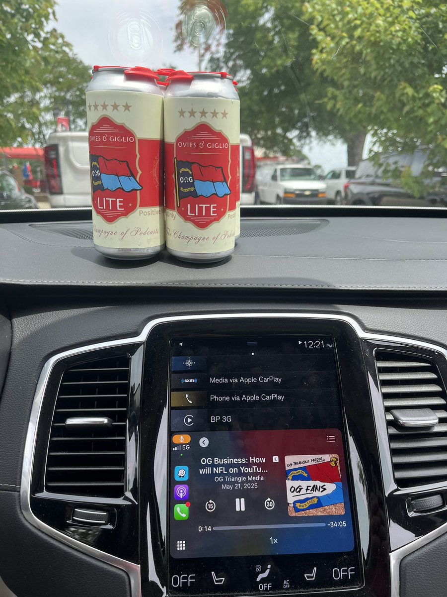 <a href="/giglio_OG/">Joe Giglio</a> <a href="/joeovies/">Joe Ovies</a> <a href="/OGTriangleMedia/">OGTriangleMedia</a> made a special stop <a href="/BreezeThruNC/">Breeze Thru</a> for some OG Lite and gas.