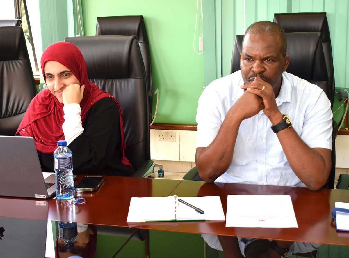 Today, the Pharmacy and Poisons Board (PPB) hosted the Kenya Association of Pharmaceutical Industry (KAPI), led by Chairman Dr. James Mokoro, for a consultative meeting on regulatory issues and policy matters impacting the sector. Chaired by Dr. Ahmed Mohamed, Director of Health